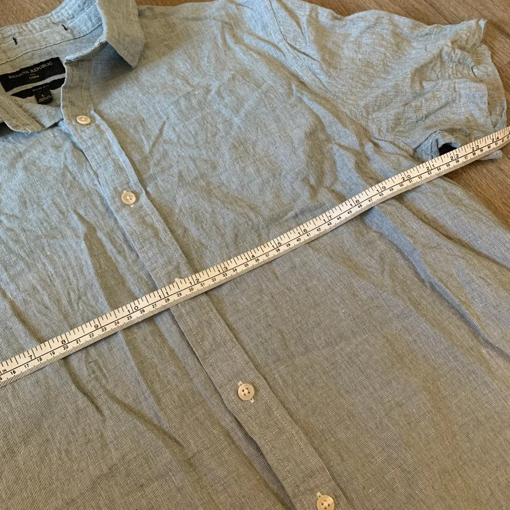 Banana Republic 100% linen striped button-up shirt in blue - size large mens